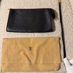 Louis Vuitton Black Epi Pochette - M82720